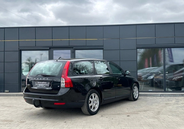 Volvo V50 cena 17900 przebieg: 250000, rok produkcji 2009 z Polanica-Zdrój małe 352